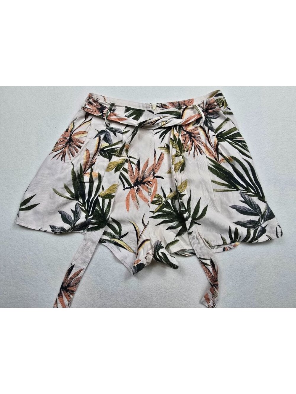 Sadie & Sage Tropical Print High-Waisted Shorts With Front Tie Sash
